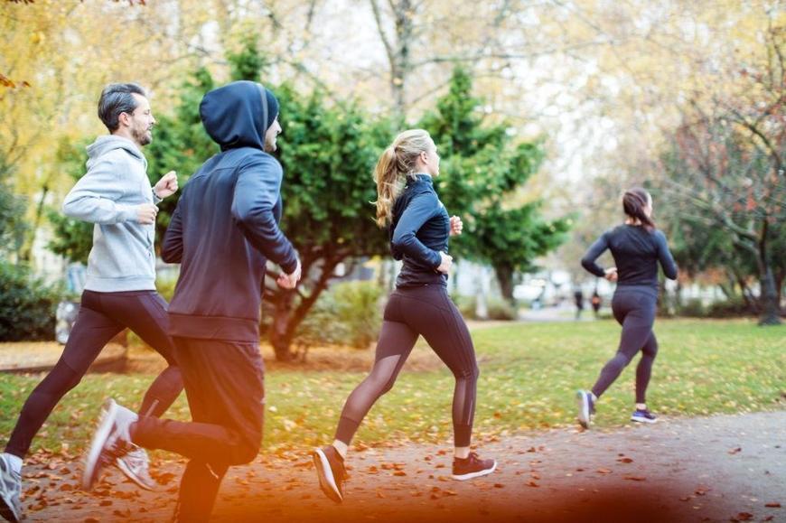 Chạy bộ có tác dụng rất tốt cho hệ tim mạch, tăng cường sự dẻo dai, sức khỏe của cơ thể