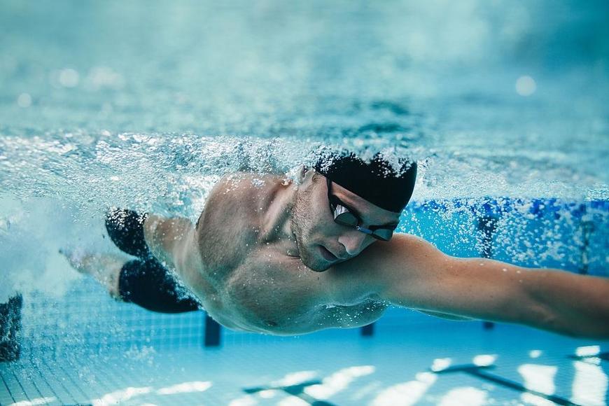 Bơi lội giúp tăng chiều cao cho nam cực hiệu quả